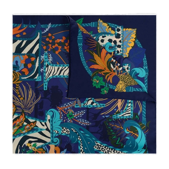 Salvatore Ferragamo Graphic-Printed Finished Edge Scarf - Picture 1 of 7
